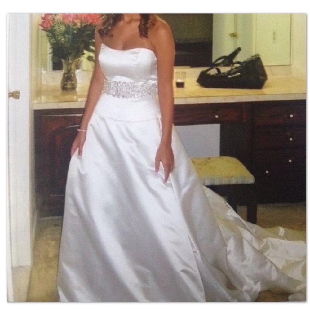 ๐2x Host Pick!๐ Lazaro silk wedding gown LZ3761 w/beaded sash belt - Picture 4 of 16